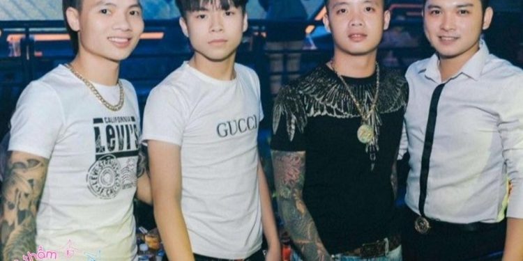 Gu ăn mặc đậm phong cách trẻ trâu