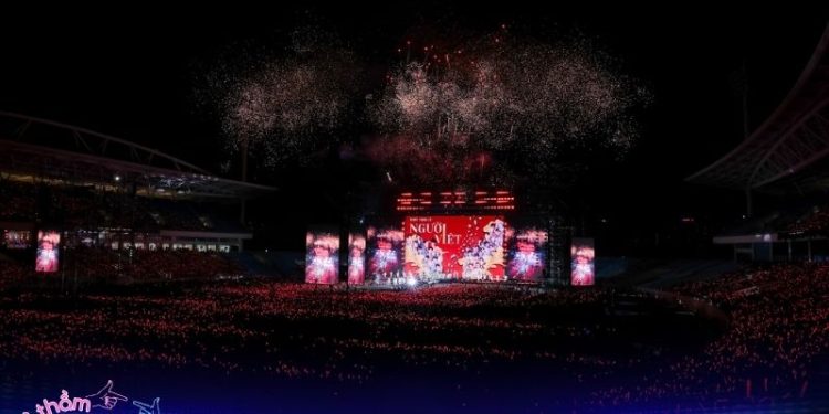 Concert là gì? Khám phá thế giới đu idol khiến bạn quẩy banh nóc!