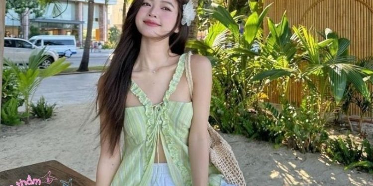 Điểm danh những mẫu outfit đi biển khiến Gen Z mê mẩn mãi thôi