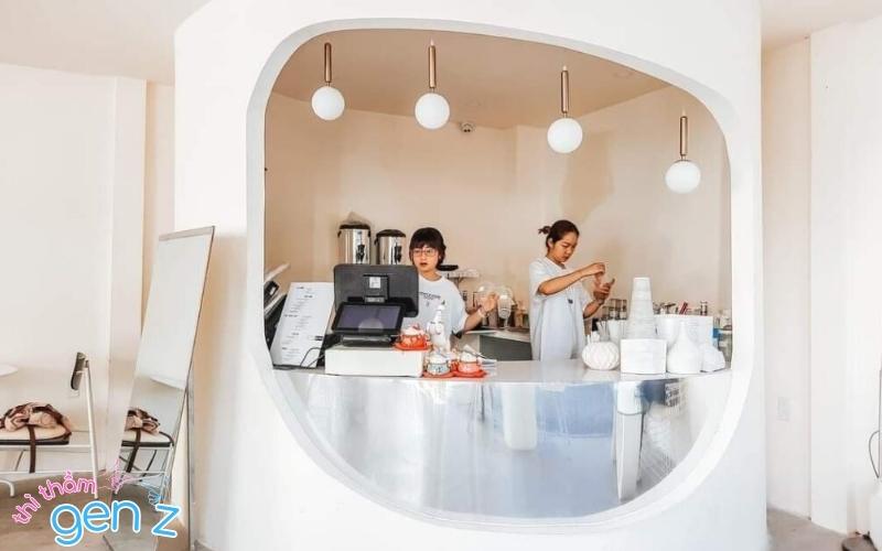 Studio 102 Coffee mang đến không gian hiện đại, mới lạ