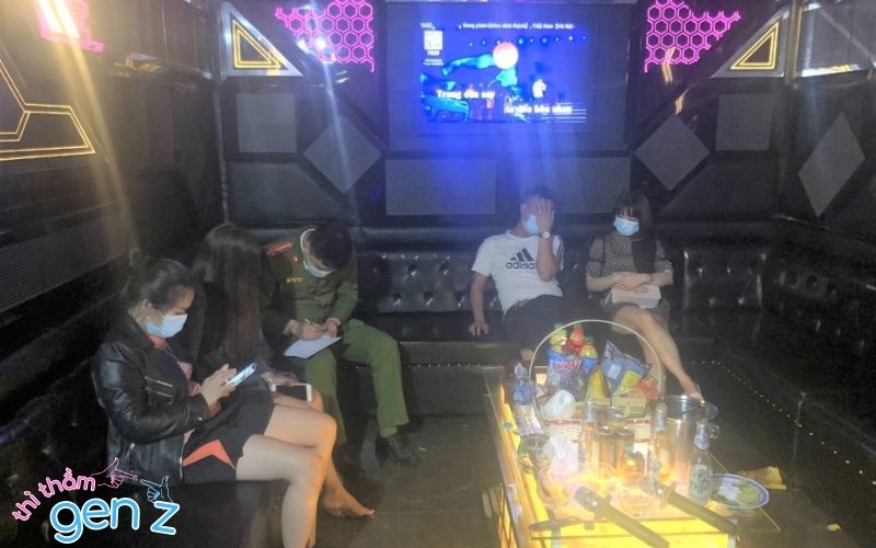 Karaoke tay vịn nghĩa là gì?